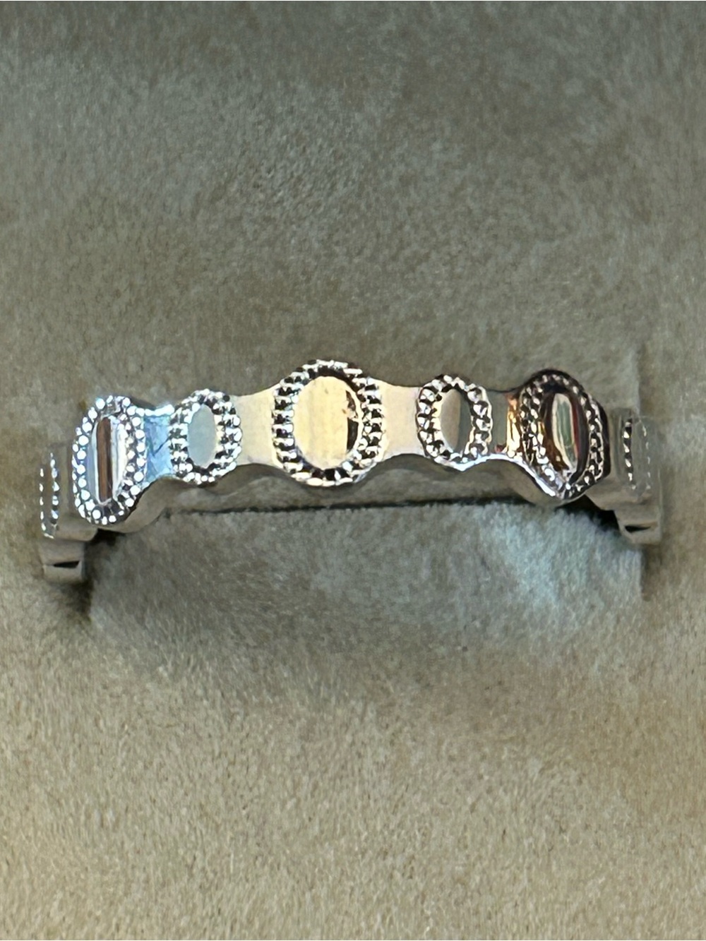 Unique Unisex Decorative Circle Link Band Ring